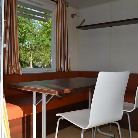 Camping Les Plages De L'ain Saint-Maurice-de-Gourdans