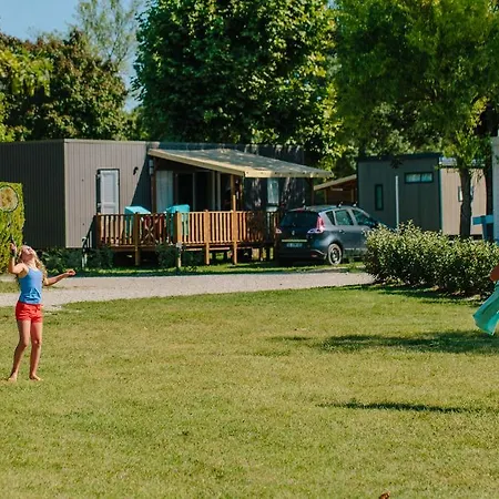 Camping Les Plages De L'ain Camping 3*