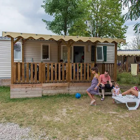 Camping Les Plages De L'ain Camping 3*